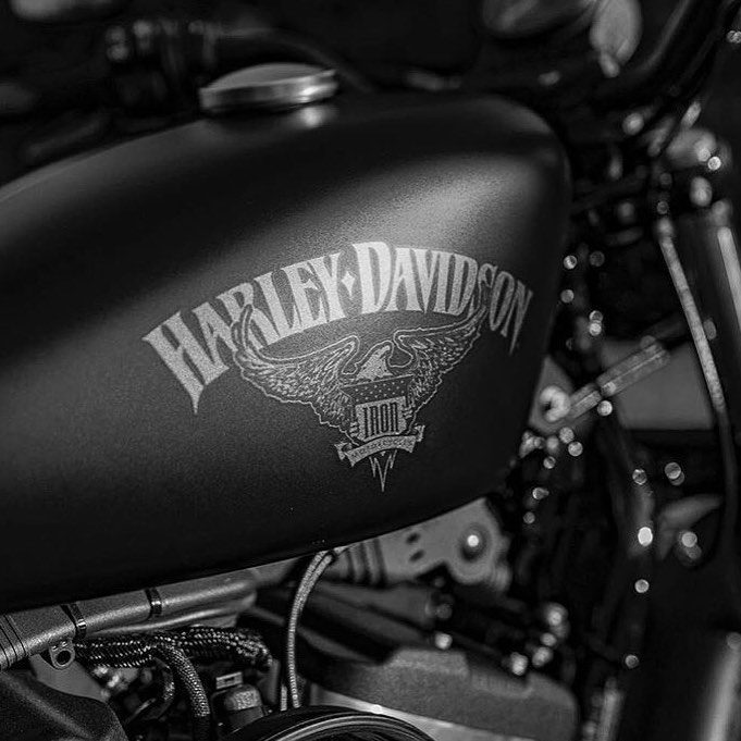 LiveYourLegend,black,883,tattoo,juantabasco,juantabascotattooer,oldschool,customtattoo,americantattoos,americanchopper,motor