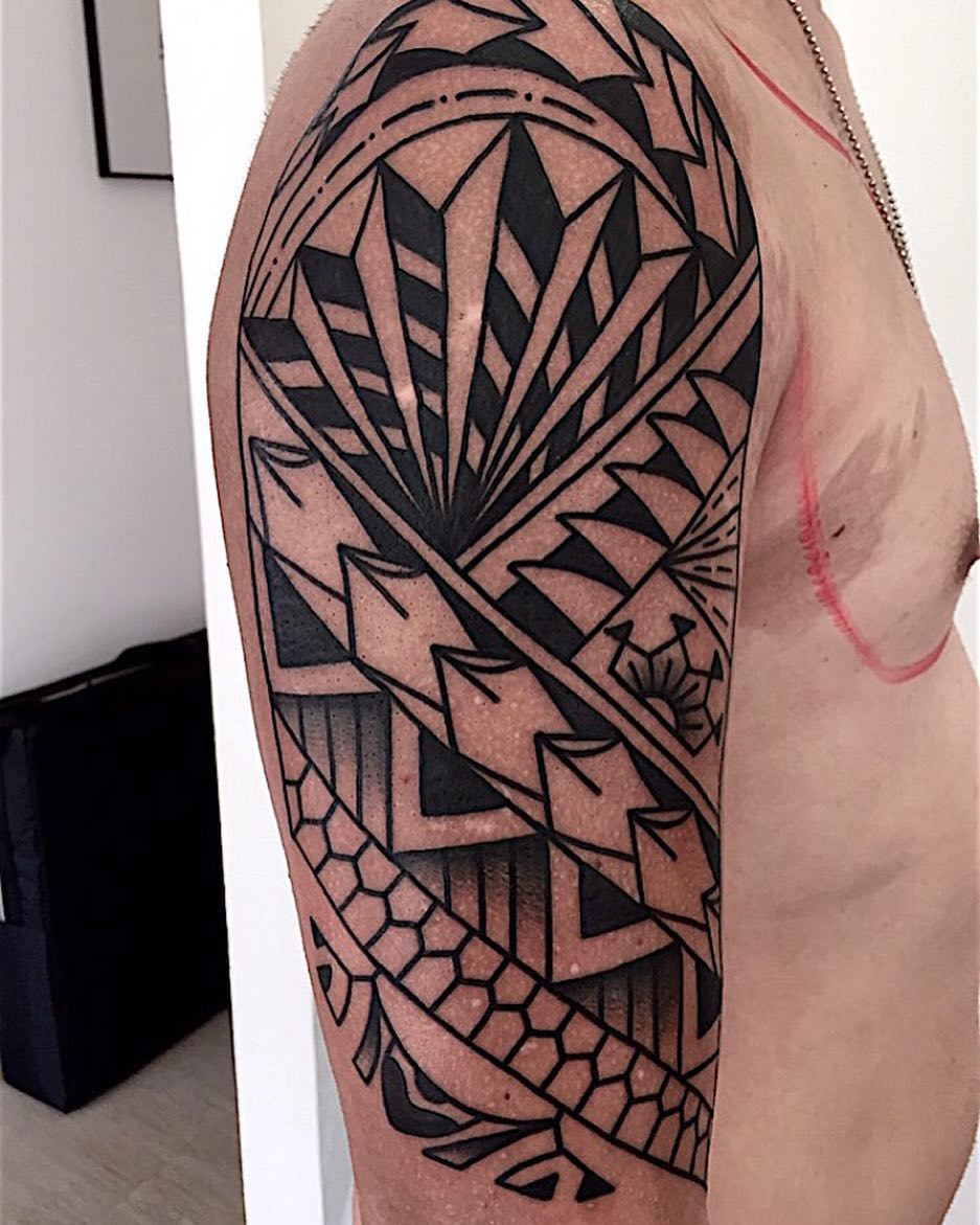 geometria,juantabascogeometria,tatuajegeometrico,tatuategeometria,geometrictattoo,tattooart,art,artistic,old,oldschollshit,custommade,owl,tabasco,berlintattoo,barcelonatattoo,ibizatattoo,tabascotattooer,bestattooers,tradicionaltattooers,bestisbest,tatuajes,berlintattooers,ontheroad,classictattoo,tendencia,creativity,bobinas,tradicional,studyofberlin,tattooart,art,artistic,old,oldschollshit,maori