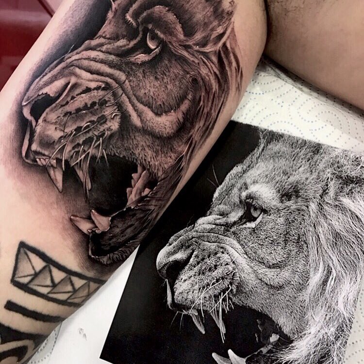 realistictattoo,tattooart,art,artistic,old,oldschollshit,custommade,owl,tabasco,berlintattoo,barcelonatattoo,ibizatattoo,tabascotattooer,bestattooers,tradicionaltattooers,bestisbest,tatuajes,berlintattooers,ontheroad,classictattoo,oldlines,ciudadreal,malagatattooconvention,tradworkers,tradtattoos