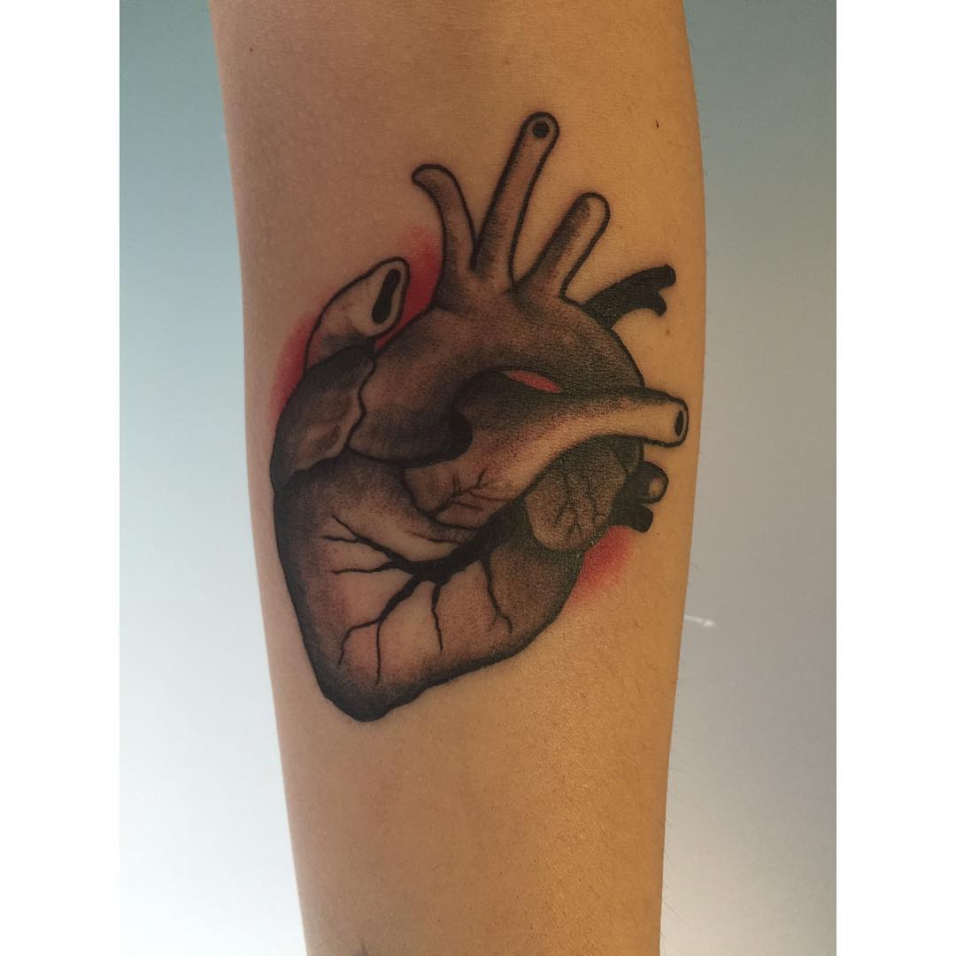 tattoo,tattoos,ink,inked,shoptattoo,eternalink,corazontattoo,eternalink,juantabascotattooer,juantabascotattooerciudadreal,estudiotattoo,classictattoo,instagram,ciudadreal,radiant,cheyenne,rotarymachine