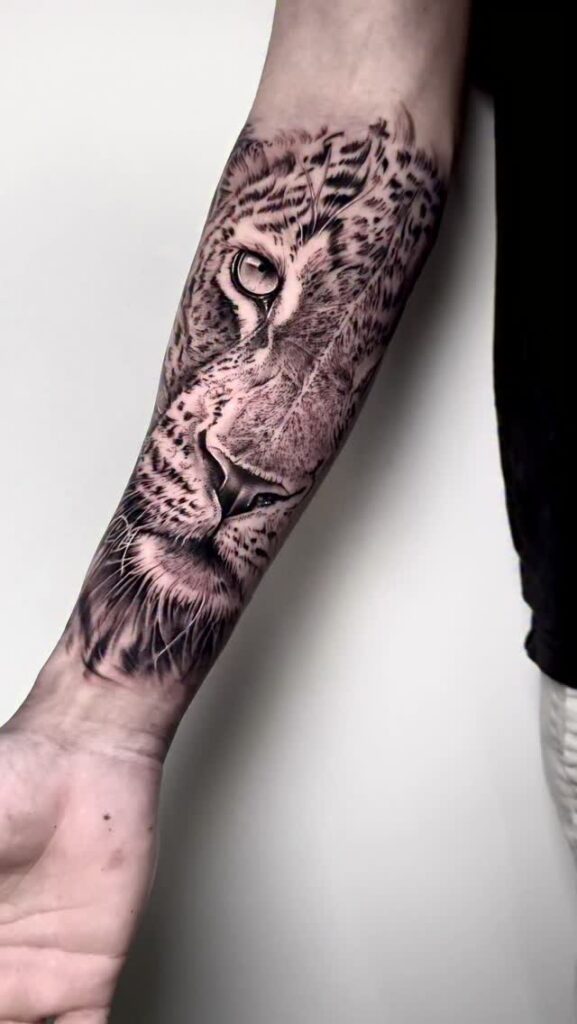 ciudadreal,tatuaje,blackandgreytattoo,realism